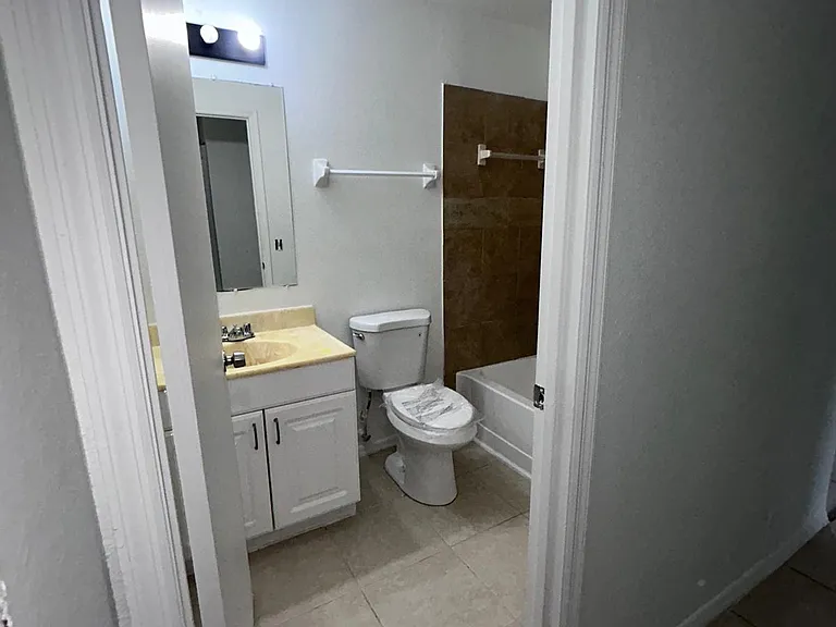 2493 SE Richmond St — Photo 9