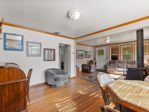 5th image of 706 5th Ave E