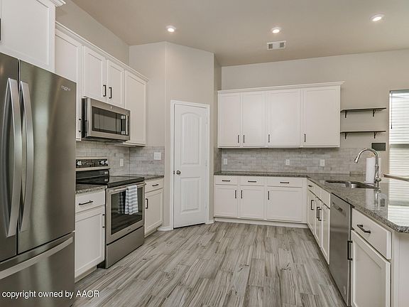3rd image of 9501 Sydney Dr