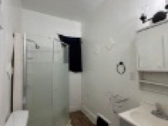 5th image of 118 Prospect St