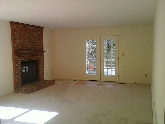 Great Room w/fireplace