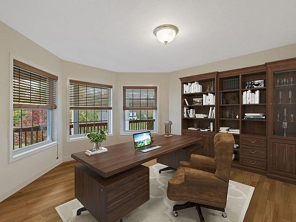 3rd image of 124 Carriage Hill Dr