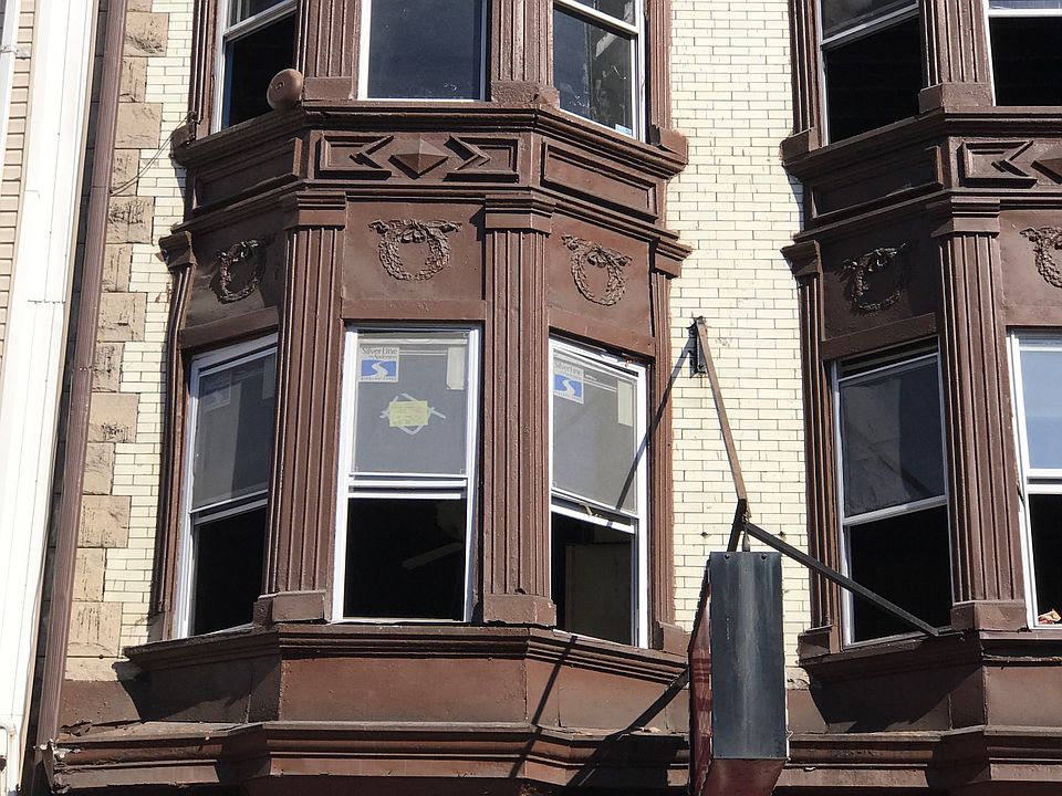2nd image of 154 Passaic St APT 2