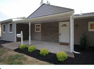 191 Thornridge Dr, Levittown, PA 19054