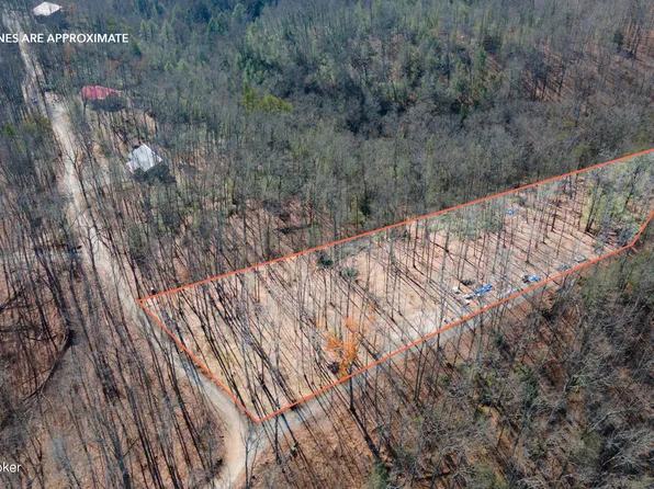 32 Spirit Way, Frenchburg, KY 40322