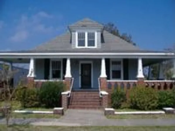 1208 Arendell St, Morehead City, NC 28557