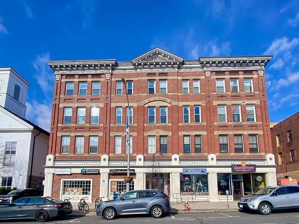 69 S Pleasant St #12