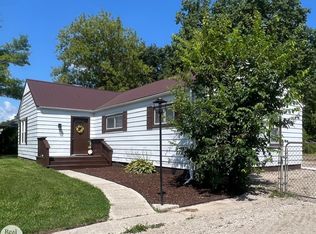 6928 Lapeer Rd, Clyde, MI 48049