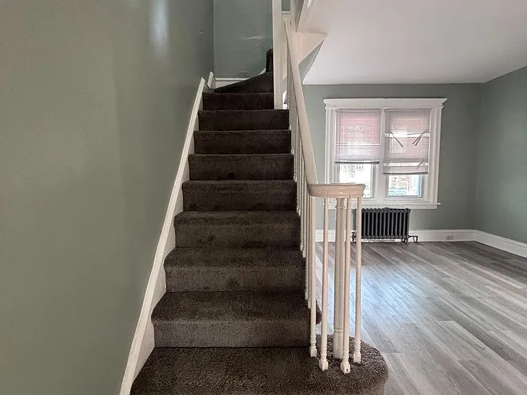 228 N Edgewood St — Photo 3