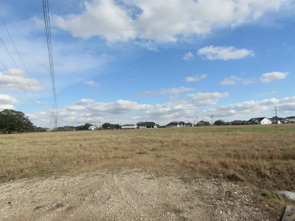 707 Winchester Trl, Angleton, TX 77515