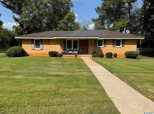 3116 Greenhill Dr NW, Huntsville, AL 35810