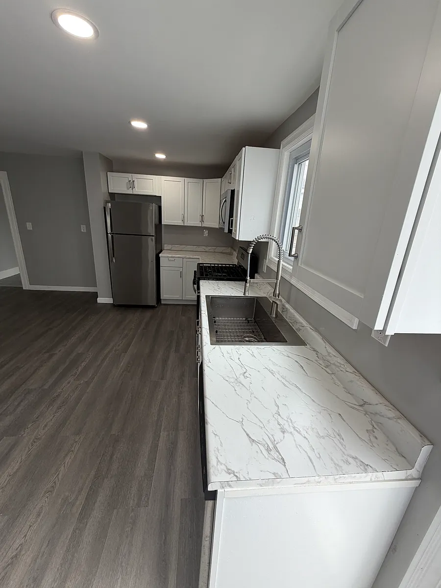 Building Photo - 25 Albin St #B
