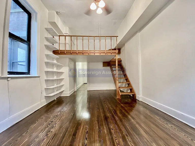 320 W 106th St #2E — Photo 1