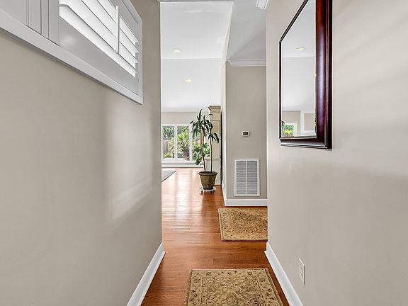 4th image of 406 Dunes Dr.