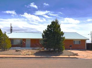 709 Catalina Dr, Las Vegas, NM 87701