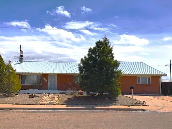 709 Catalina Dr, Las Vegas, NM 87701