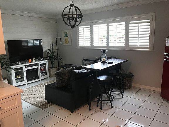 5th image of 11719 NW 39th St