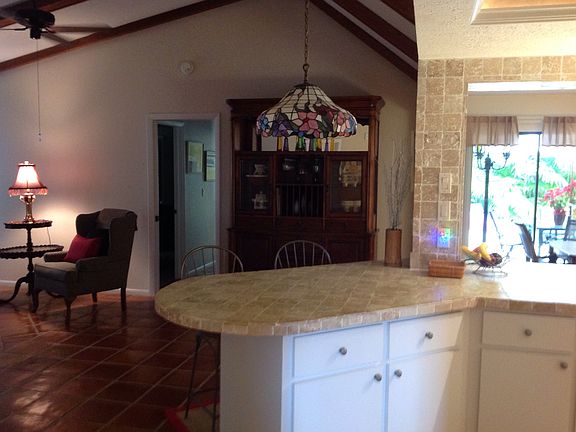 Kitchen bar