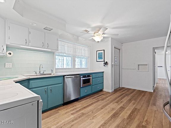 3rd image of 135 Granada St