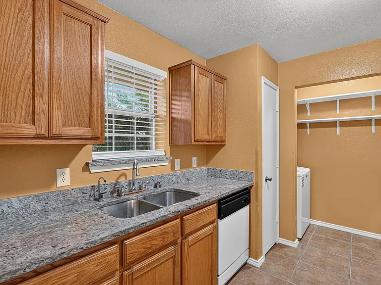 1412 Paco Trl — Photo 9