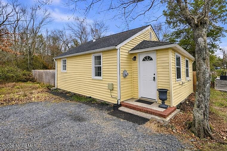 1st image of 466 Stagecoach Road