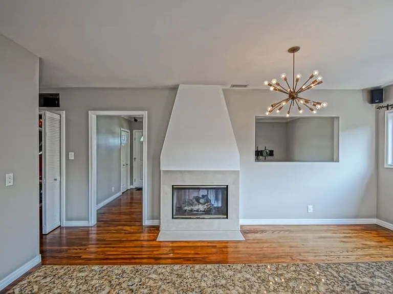 2404 Sebald Ave — Photo 11