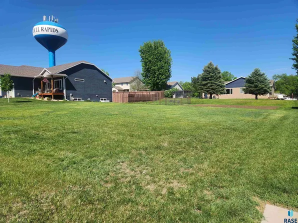 1308 Bitterroot Rd, Dell Rapids, SD 57022