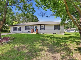 304 E South St, Harrisonville, MO 64701
