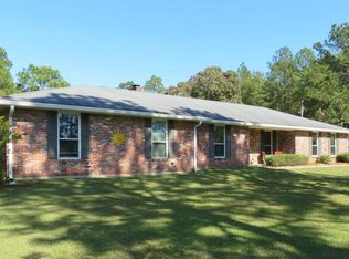 2 Clipper Dr, Hattiesburg, MS 39402