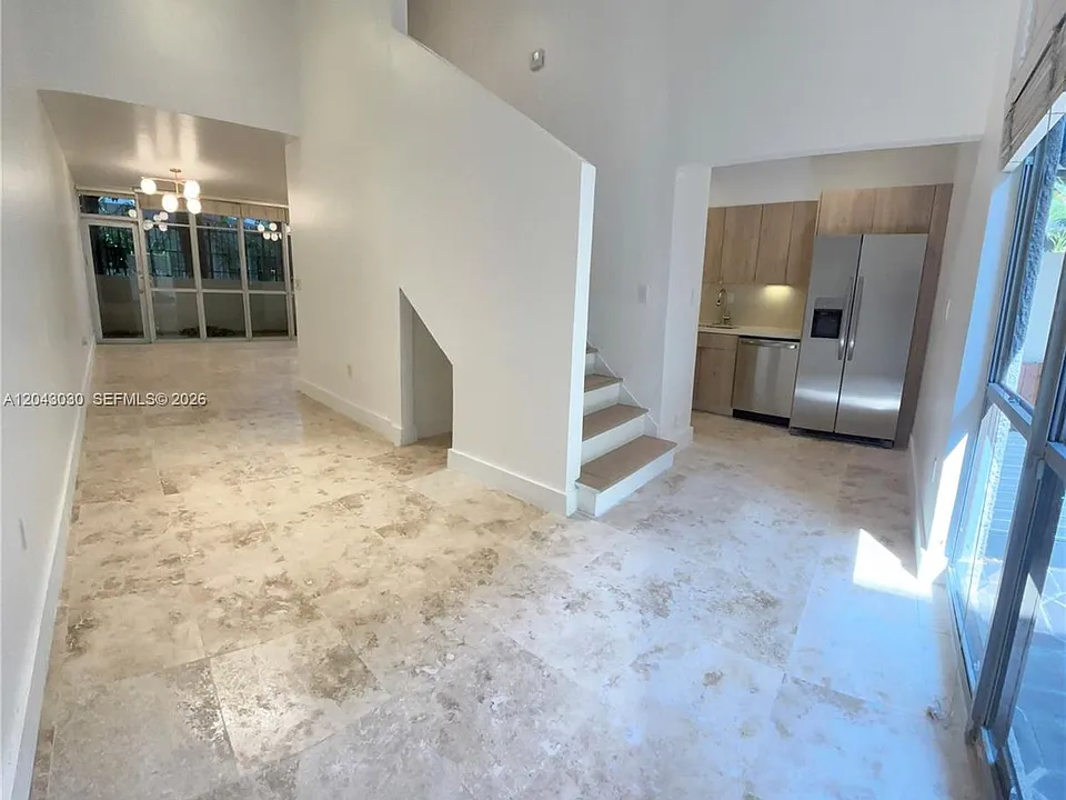 2666 Tigertail Ave #114