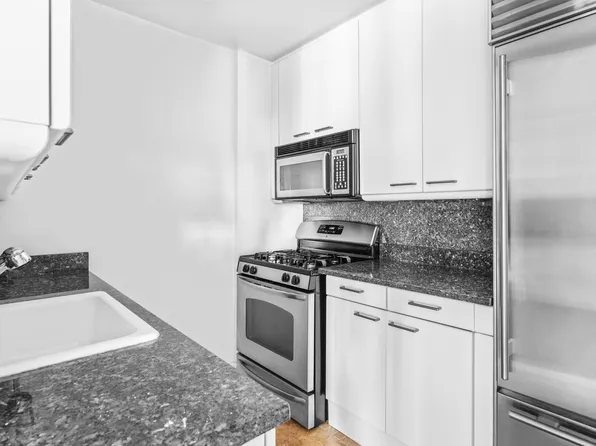 146 West 57th Street 34A image 3 of 14