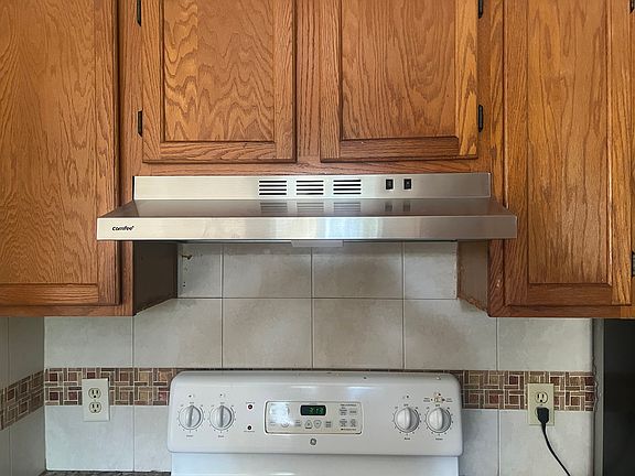 4th image of 1590 Baltimore Ave
