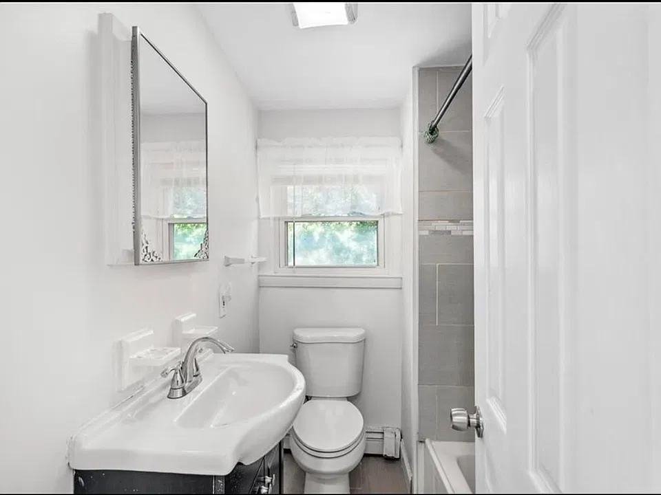 30 Cato Ave #1