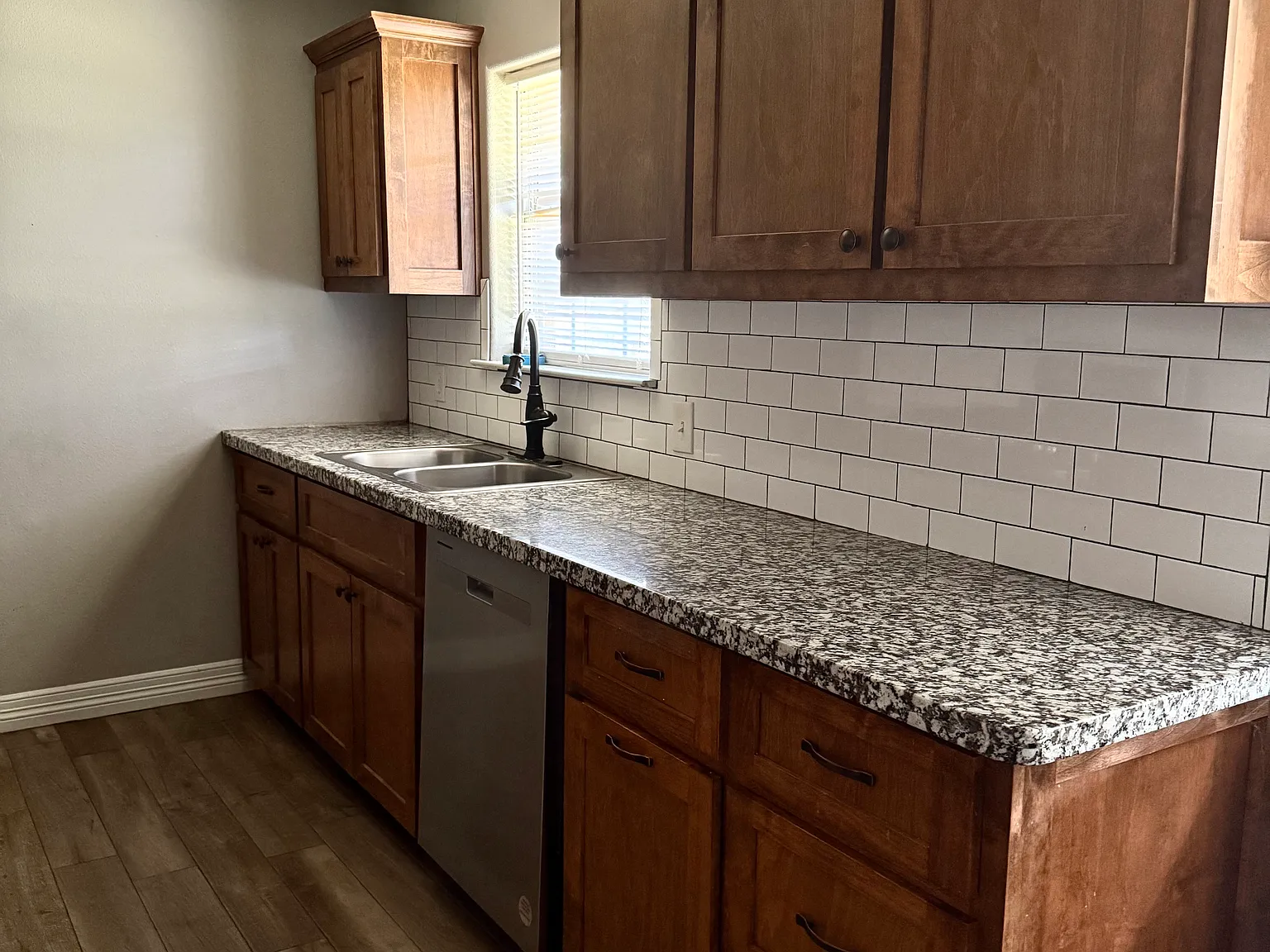 3 bed, 1179 sqft, $1,600 — Photo 2