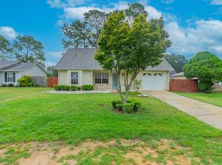 212 Water Oak Ln, Crestview, FL 32539