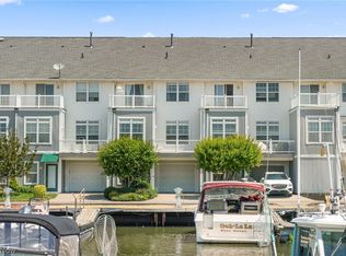 293 W Marina Pkwy, Lorain, OH 44052