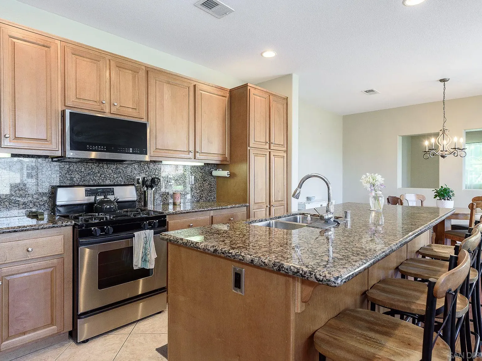 2 bed, 2.0 bath, 1334 sqft, $3,375 — Photo 3