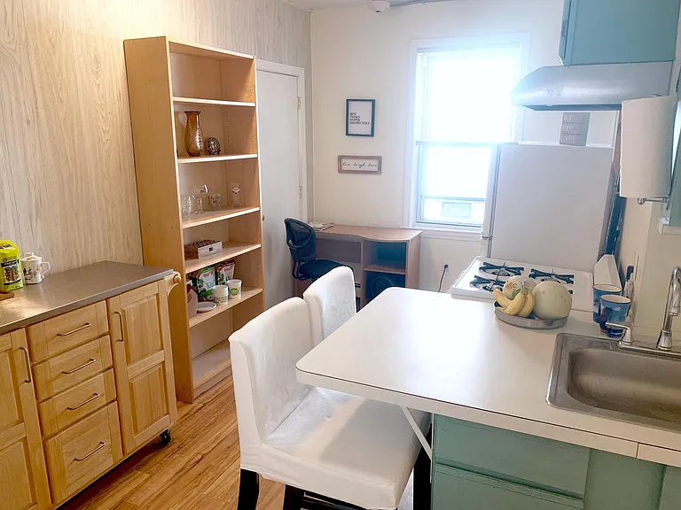 57 Preston St #1L — Photo 5