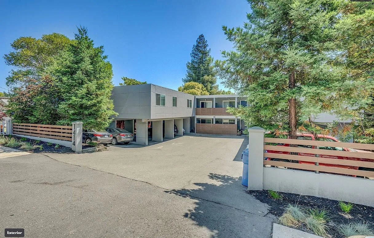 2 bed, 750 sqft, $2,300 — Photo 4