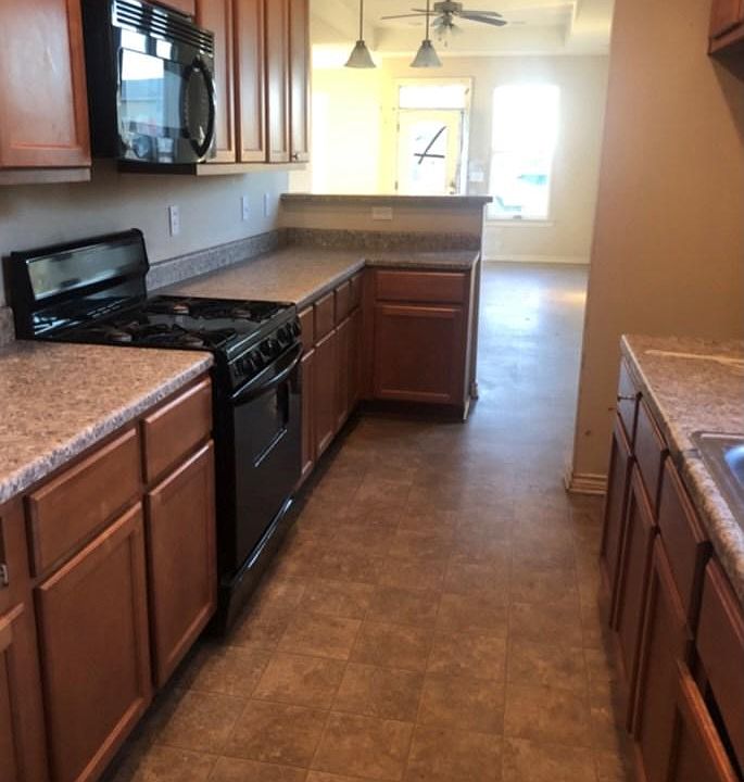 2nd image of 800 5th St