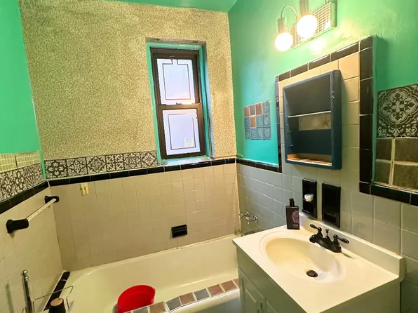 69-40 Yellowstone Boulevard image 7 of 18