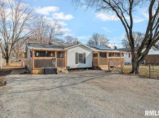 602 N State St, Pana, IL