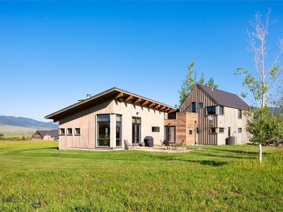 27 Royal Wulff Rd, Livingston, MT, 59047