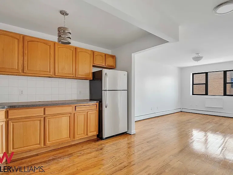 656 Kosciuszko St #3 — Photo 3