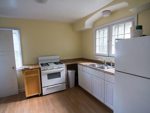 4th image of 1263 Martha Washington Dr
