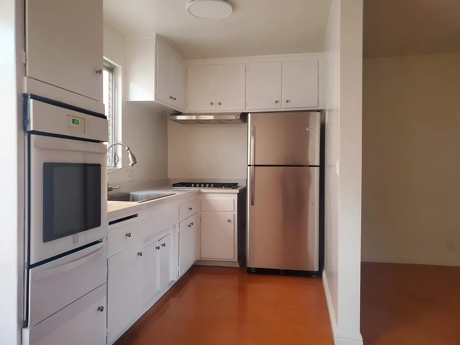 827 S Saint Andrews Pl — Photo 2