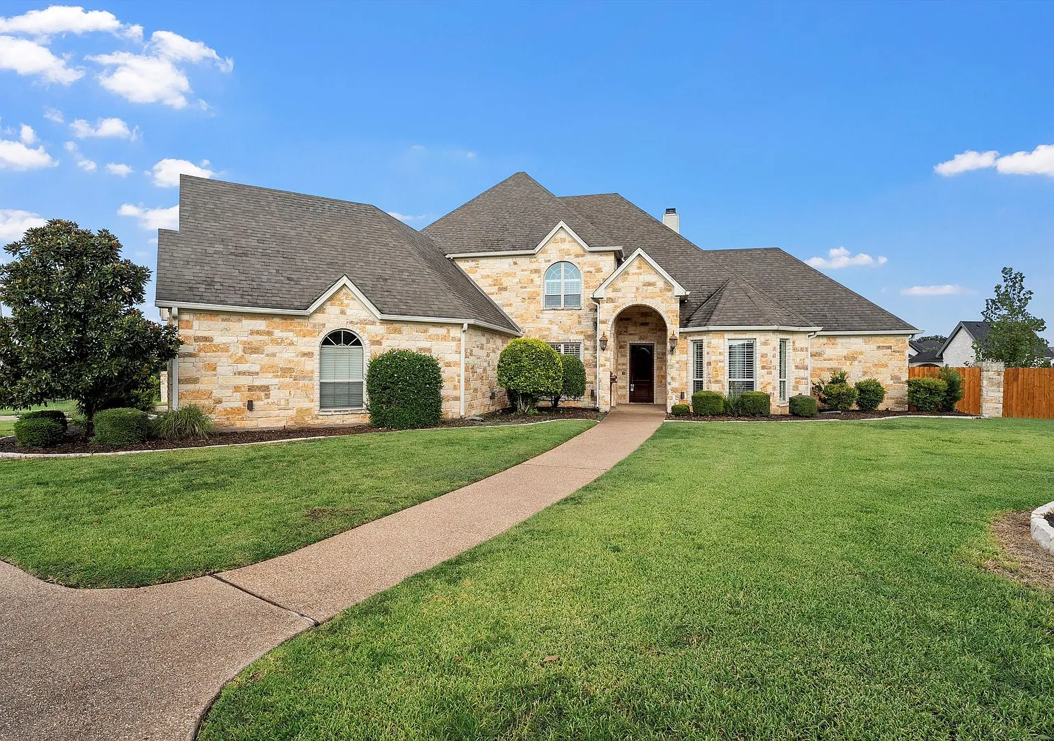 7030 Flagstone Circle — Photo 2