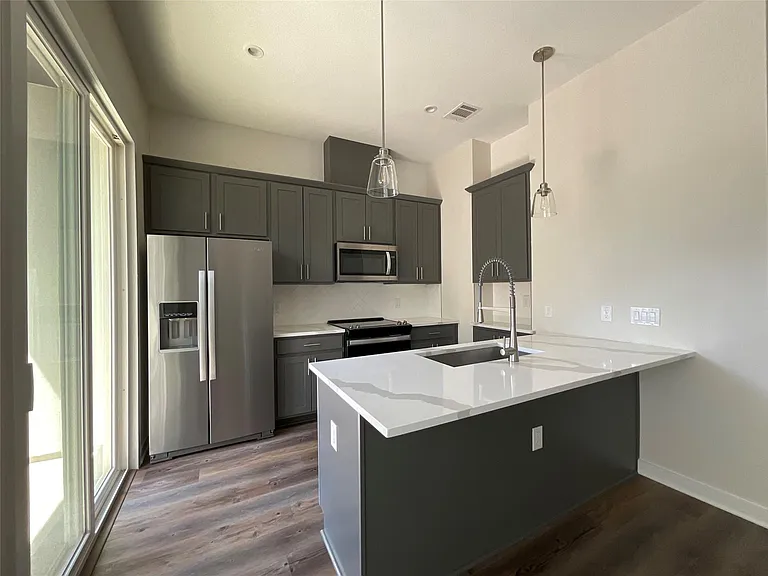 12001 Vista Parke Dr #203 — Photo 6