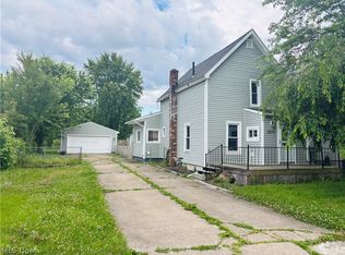 1614 E 49th St, Ashtabula, OH 44004