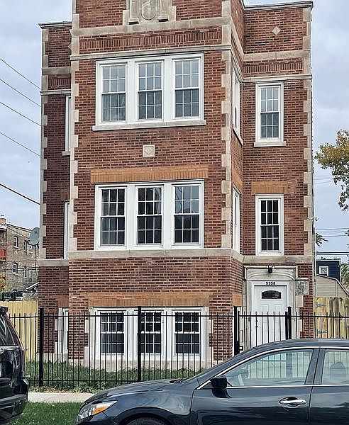 1st image of 5558 W Congress Pkwy